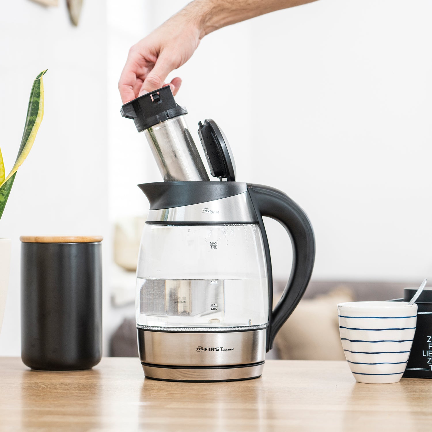 Mit Teefilter