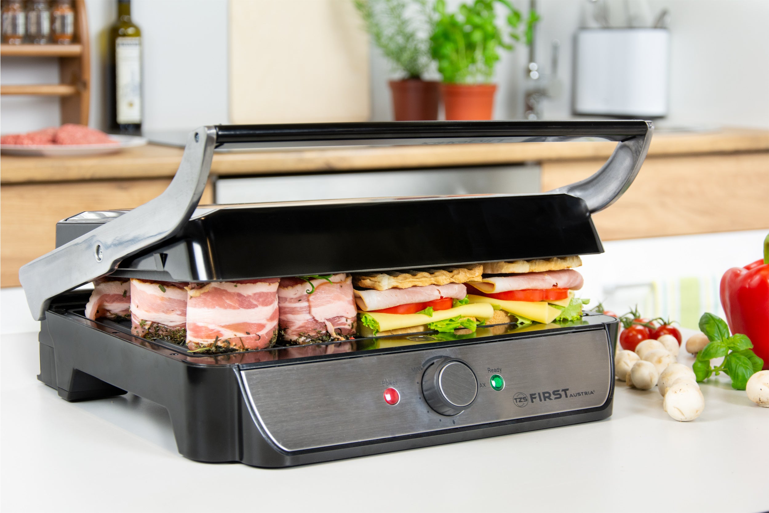Tabletop grill, 2000 W, opens 180°