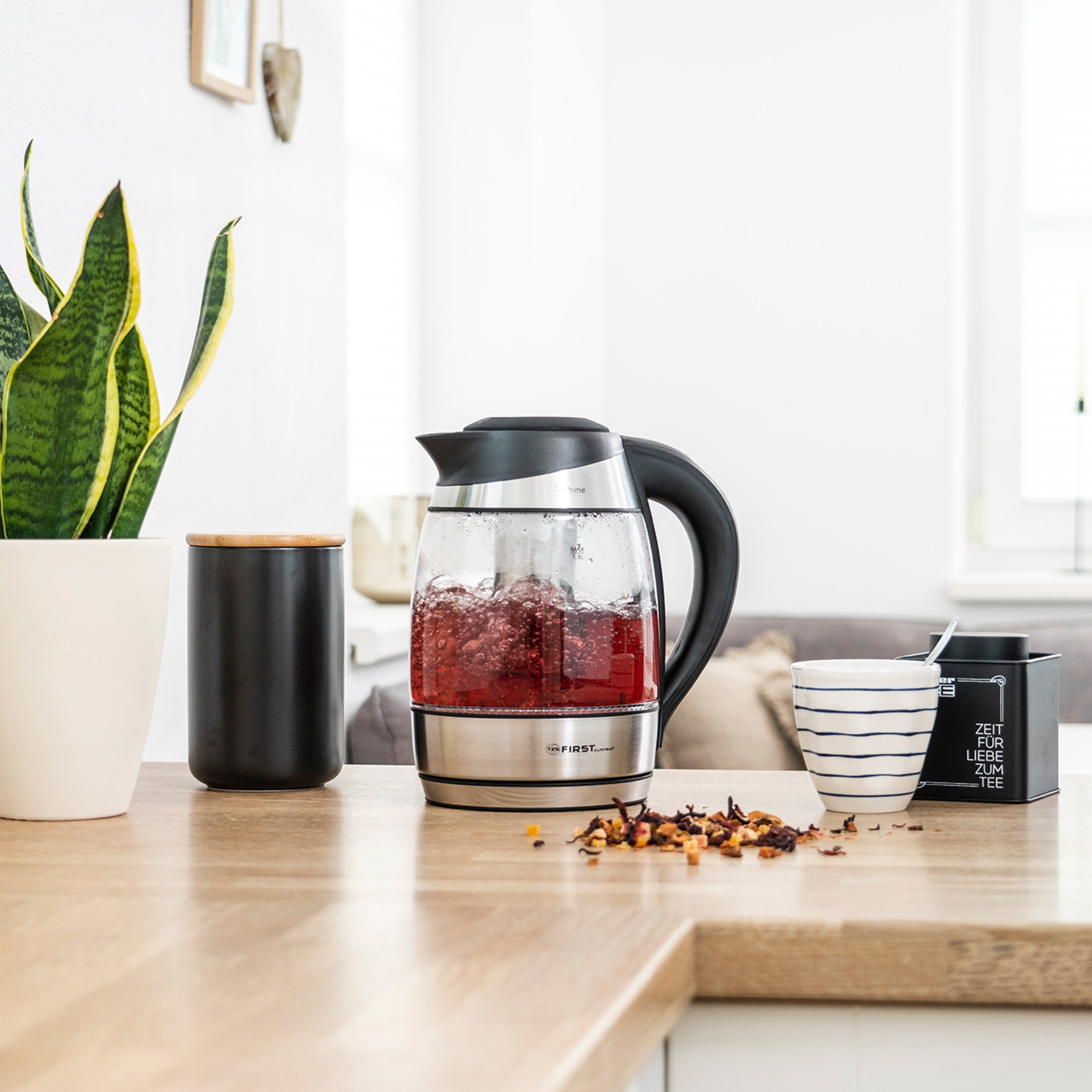 Mit Teefilter