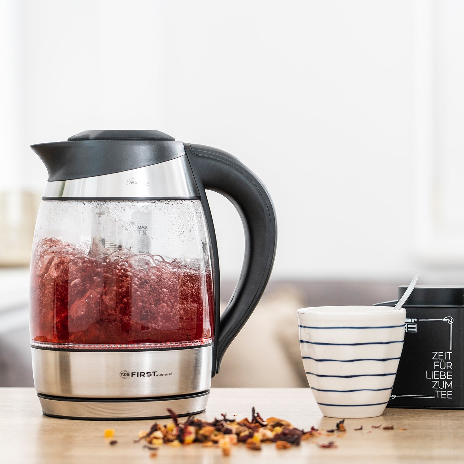 Mit Teefilter