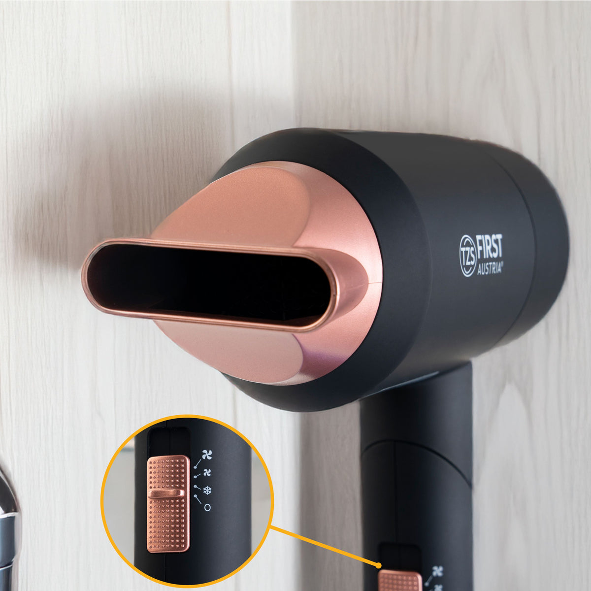 Reisehaartrockner 450 g, klappbarer Griff, Ionen-Technologie