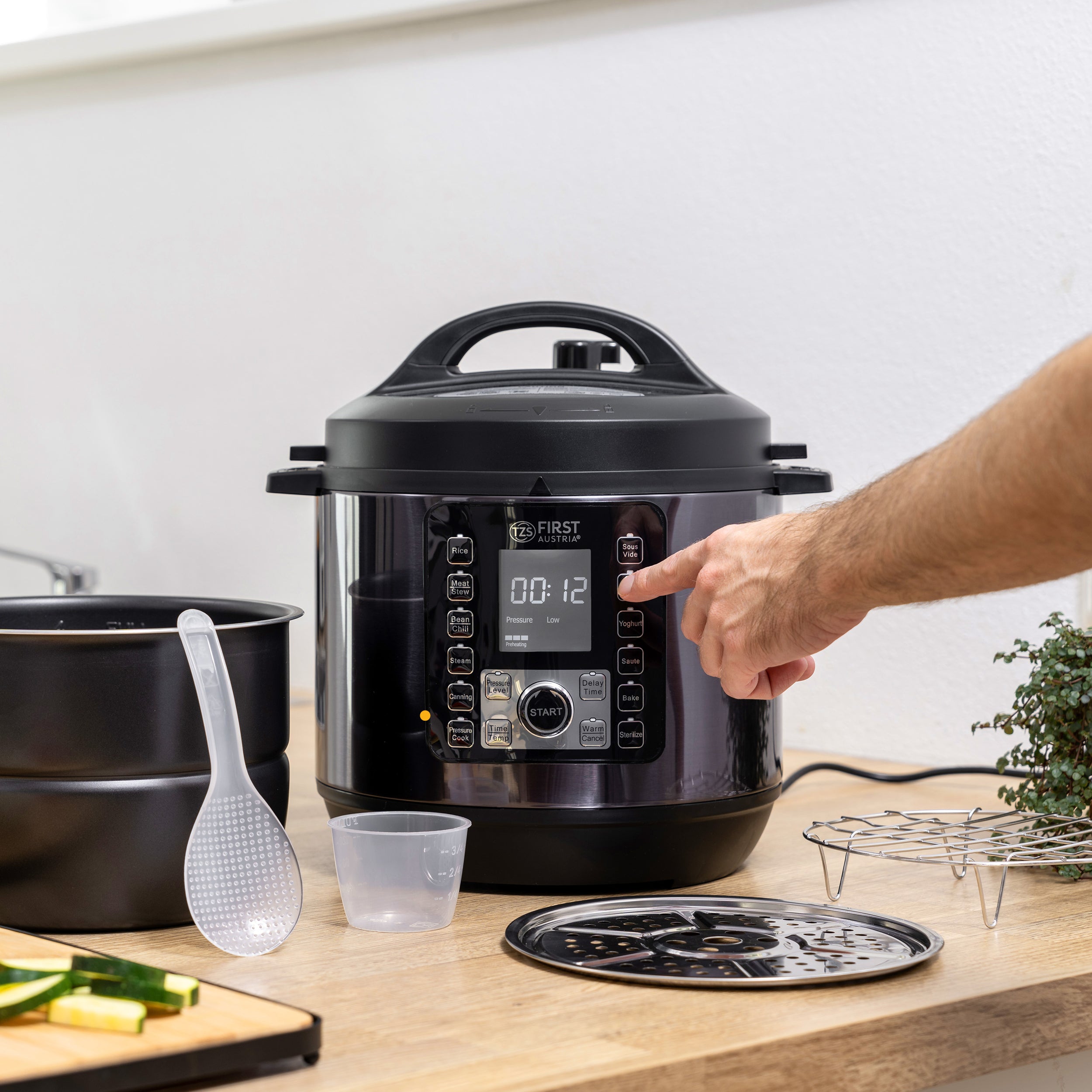 Electric Pressure Cooker 6 L, Multi Cooker, 9 Programs, Grey