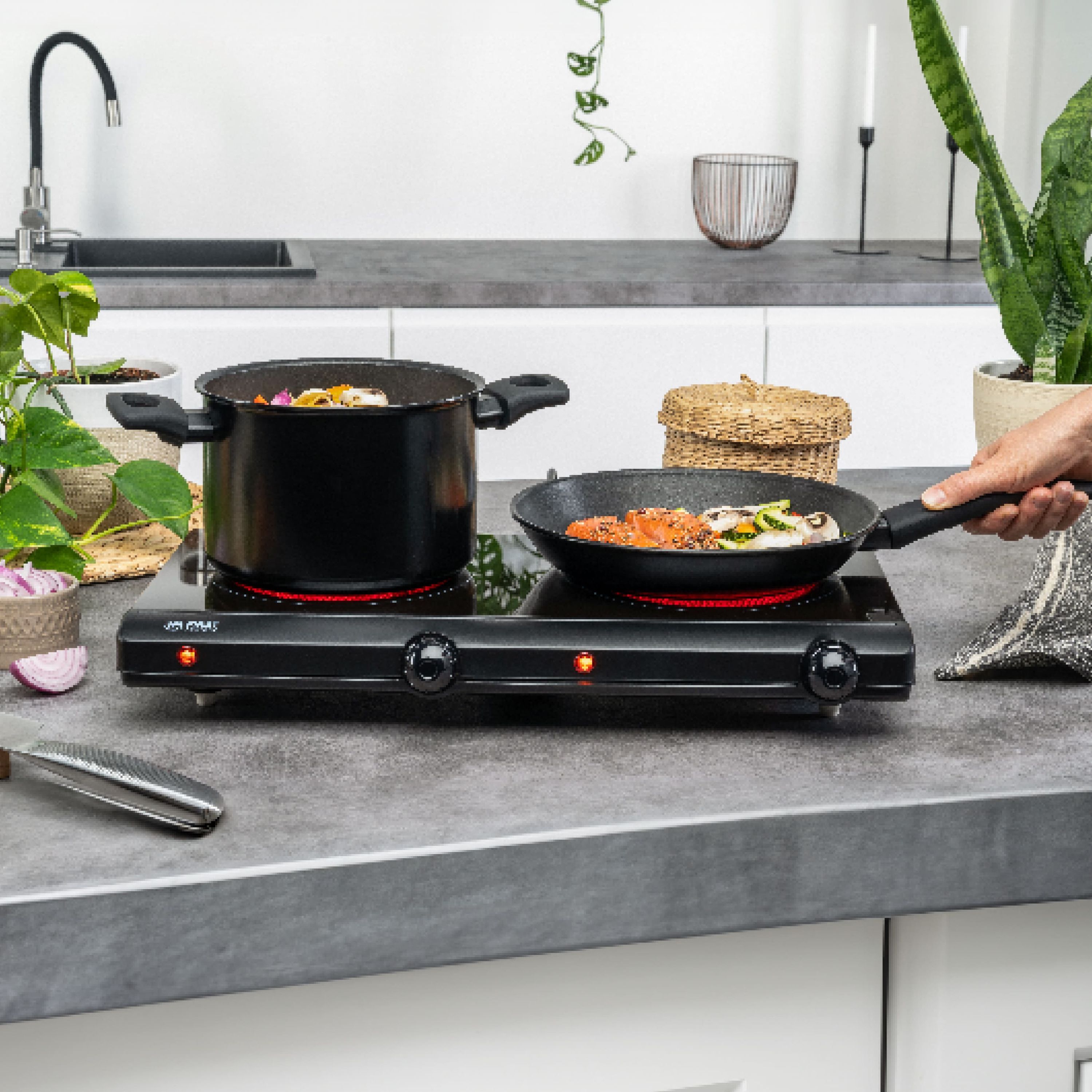 Double Infrared Hotplate 2500 W, 2 Glass Ceramic Zones, Stepless Thermostat